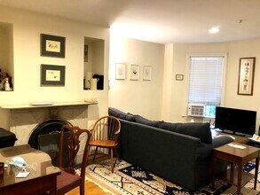 22 Yarmouth St, Unit 2A in Boston, MA - Building Photo - Building Photo