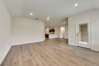 2905 Jasmine Dr, Unit 208 in Sherman, TX - Building Photo - Building Photo