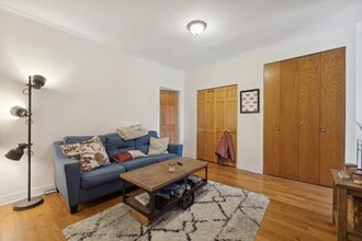 243 Montgomery St in Jersey City, NJ - Building Photo - Building Photo