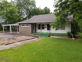 908 Callie Ave in Tahlequah, OK - Building Photo