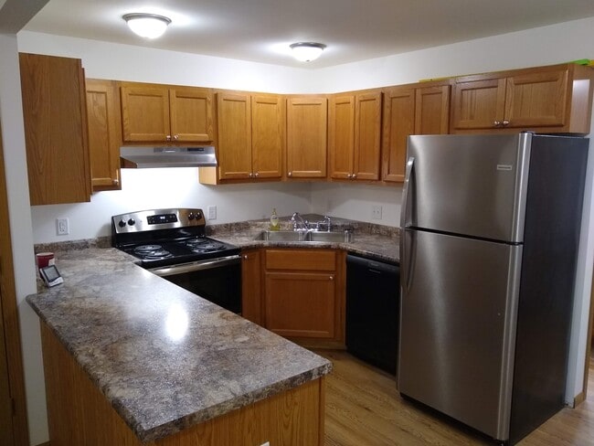 Crown Pointe Townhomes - Shiloh