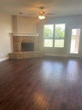 811 Blue Quail Dr in Hudson Oaks, TX - Building Photo - Building Photo