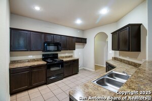 8611 Spotted Owl in Converse, TX - Building Photo - Building Photo