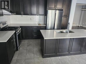 1221 Raspberry Ter in Milton, ON - Building Photo - Building Photo