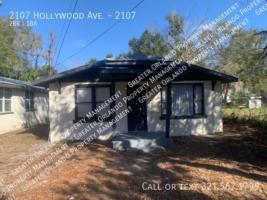 2107 Hollywood Ave in Eustis, FL - Building Photo