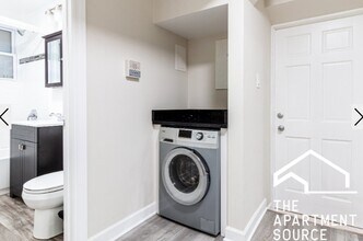 732 W Roscoe St, Unit G in Chicago, IL - Building Photo - Building Photo