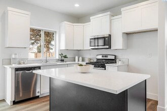 1008 S Underwood St in Kennewick, WA - Building Photo - Building Photo