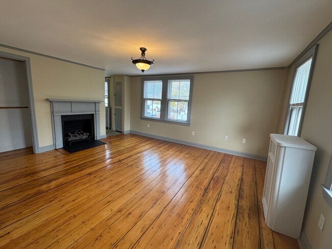 38 Park St, Unit B in Medford, MA - Foto de edificio - Building Photo