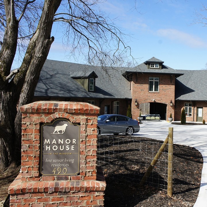 Manor House in the Meadow in Jasper, GA - Building Photo