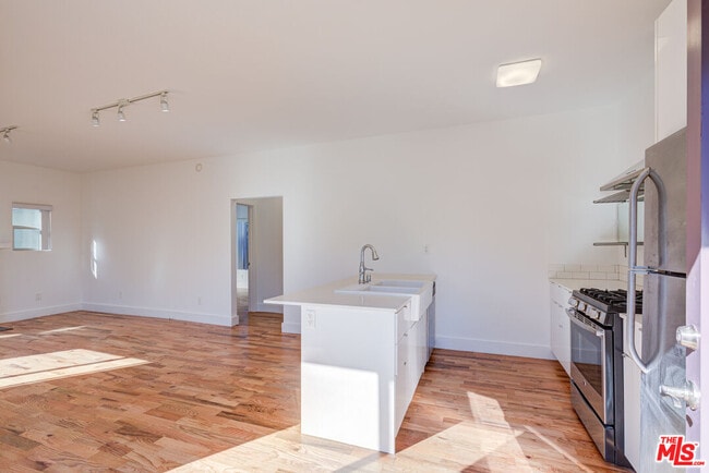 3216 Bellevue Ave in Los Angeles, CA - Foto de edificio - Building Photo