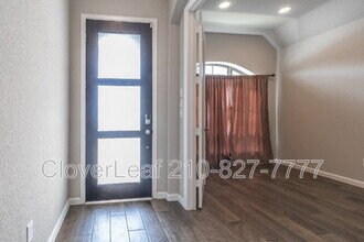 13915 Runner Way in San Antonio, TX - Building Photo - Building Photo
