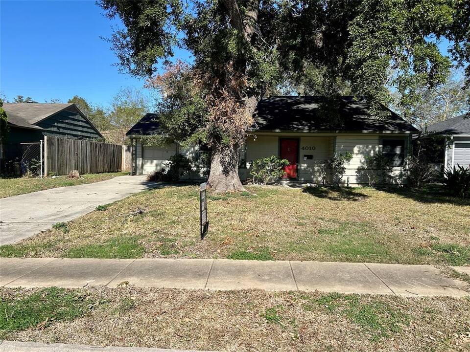 4010 Woodcraft St in Houston, TX - Building Photo