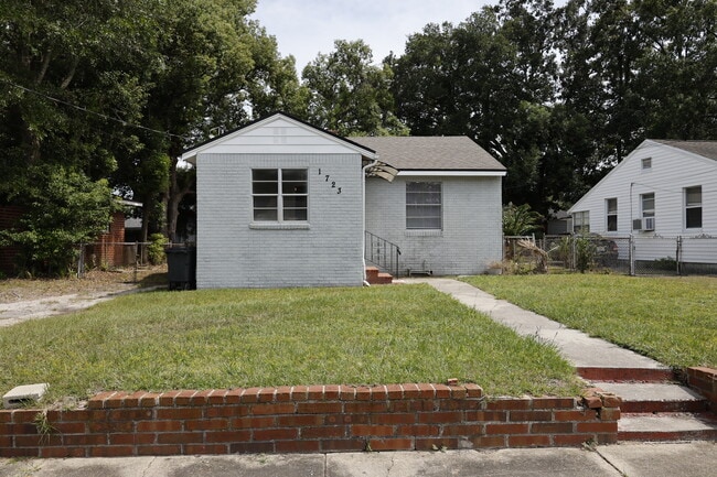 property at 1723 University St