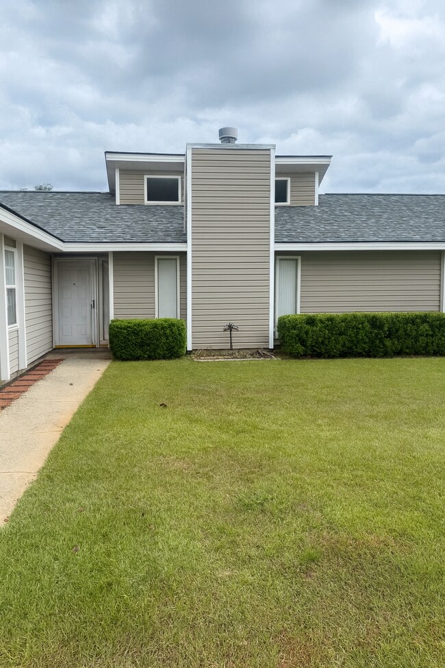 property at 105 Vinewood Ct