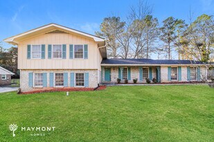 3261 White Castle Way in Decatur, GA - Building Photo