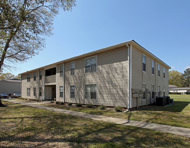 Claiborne Arms Apartments in Theodore, AL - Building Photo - Building Photo