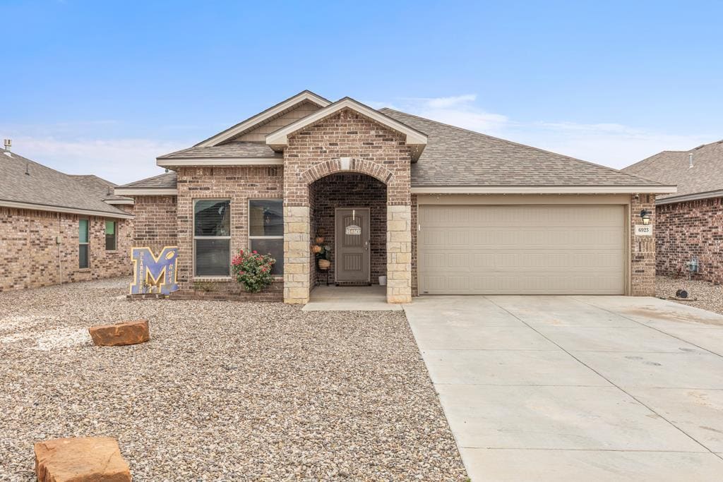 6923 Ranch Ave. in Midland, TX - Building Photo