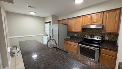 8623 Beekman Pl in Alexandria, VA - Foto de edificio - Building Photo