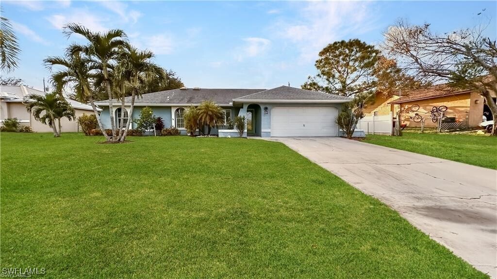 1324 SW 1st Ave in Cape Coral, FL - Building Photo