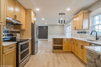116 E Main St in Lake Zurich, IL - Building Photo - Building Photo
