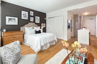 400 Grove St-Unit -204 in San Francisco, CA - Building Photo - Building Photo