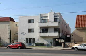 Valle Crest in Panorama City, CA - Building Photo - Building Photo