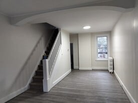 547 Centre St in Trenton, NJ - Building Photo