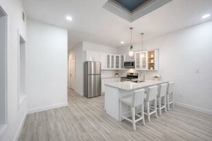 1808 Cleveland Ave, Unit 1808 unit 3 in Norwood, OH - Building Photo