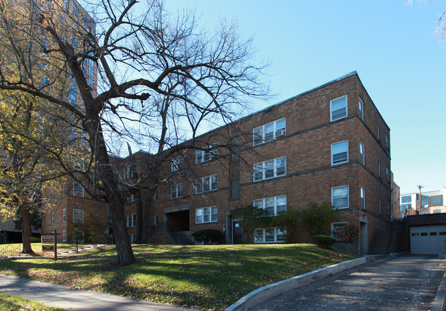 Dean Terrace Apartments in Minneapolis, MN - Foto de edificio - Building Photo