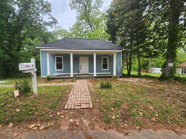 property at 8 Long St