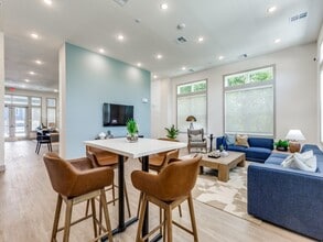 Carson Crossing in Austin, TX - Building Photo - Building Photo