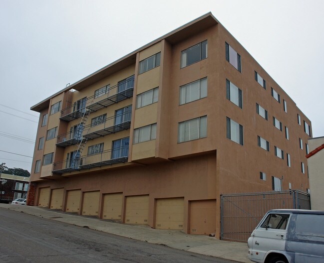 7555 Geary Blvd in San Francisco, CA - Foto de edificio - Building Photo