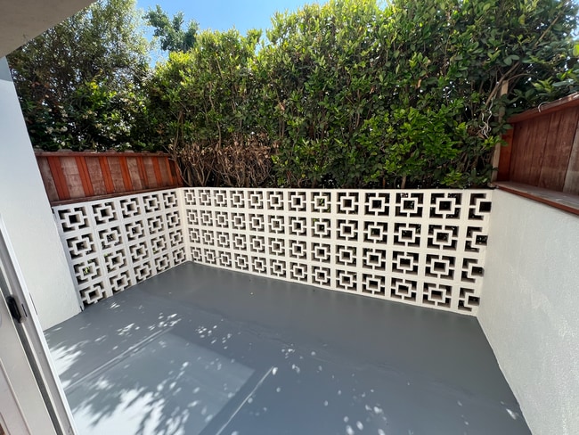 550 N Serrano Ave, Unit 1
