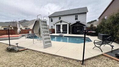 3441 S Beaver Ln in Raleigh, NC - Foto de edificio - Building Photo