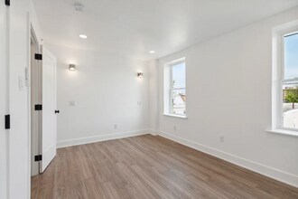 5039 Spruce St in Philadelphia, PA - Building Photo - Building Photo