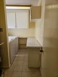 7823 Barberton Dr photo'