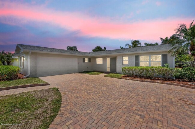 310 Hamlin Ave in Satellite Beach, FL - Building Photo - Building Photo