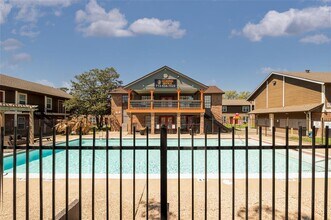 1521 Sherwood Forest St in Houston, TX - Building Photo - Building Photo