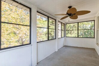 6867 N Ottawa Ave in Chicago, IL - Building Photo - Building Photo