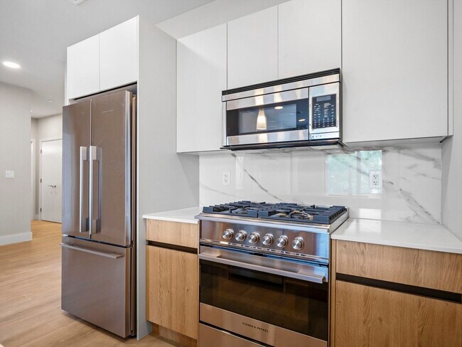 249 Corey Rd, Unit 105 in Boston, MA - Building Photo - Building Photo