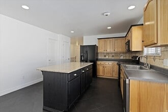 13867 Mary Loraine Cir in Herriman, UT - Building Photo - Building Photo