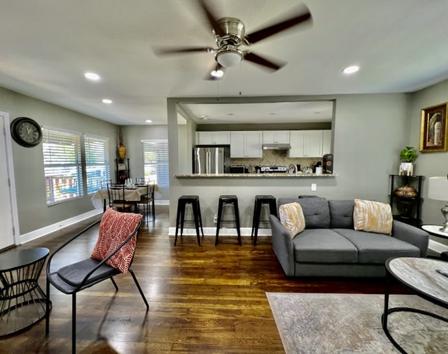 property at 2531 W Mulberry Ave