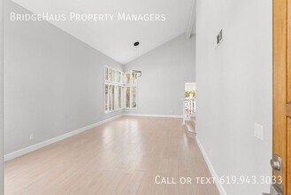 2307 Terraza Ribera in Carlsbad, CA - Building Photo - Building Photo