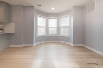 2821 S Emerald Ave, Unit 2R in Chicago, IL - Building Photo - Building Photo