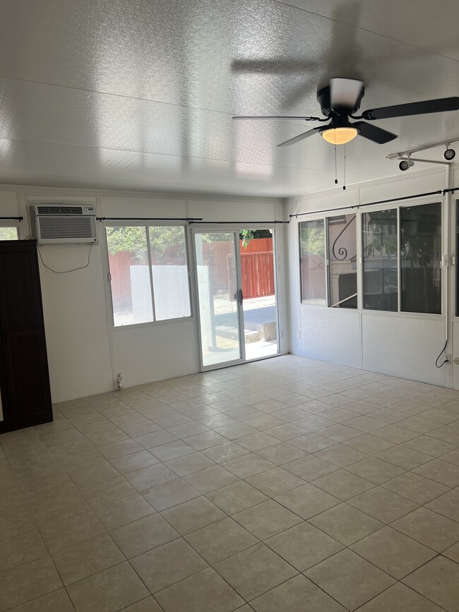 2334 Wilshire St, Unit Apartment