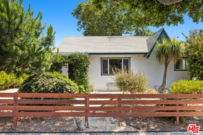 352 Hargrave St in Inglewood, CA - Building Photo - Building Photo