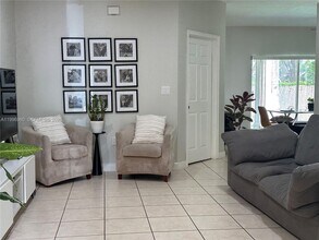 4748 NW 111th Ct in Doral, FL - Building Photo - Building Photo
