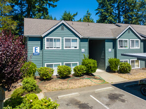 Pointe West Apartments in Port Orchard, WA - Building Photo - Building Photo