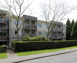 Kitsilano Shores in Vancouver, BC - Building Photo - Building Photo