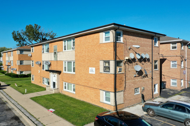 2066 135th Pl in Blue Island, IL - Foto de edificio - Building Photo